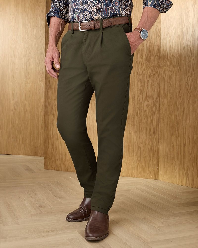 Signature Dobby Texture Chino